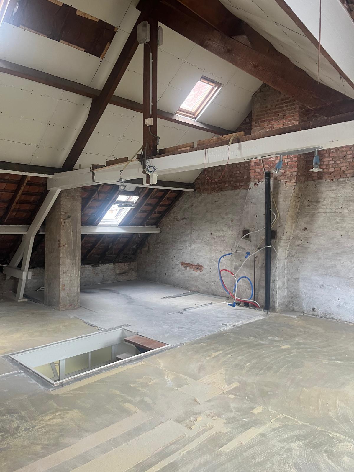 Zolder met nieuwe draagstructuur en technieken