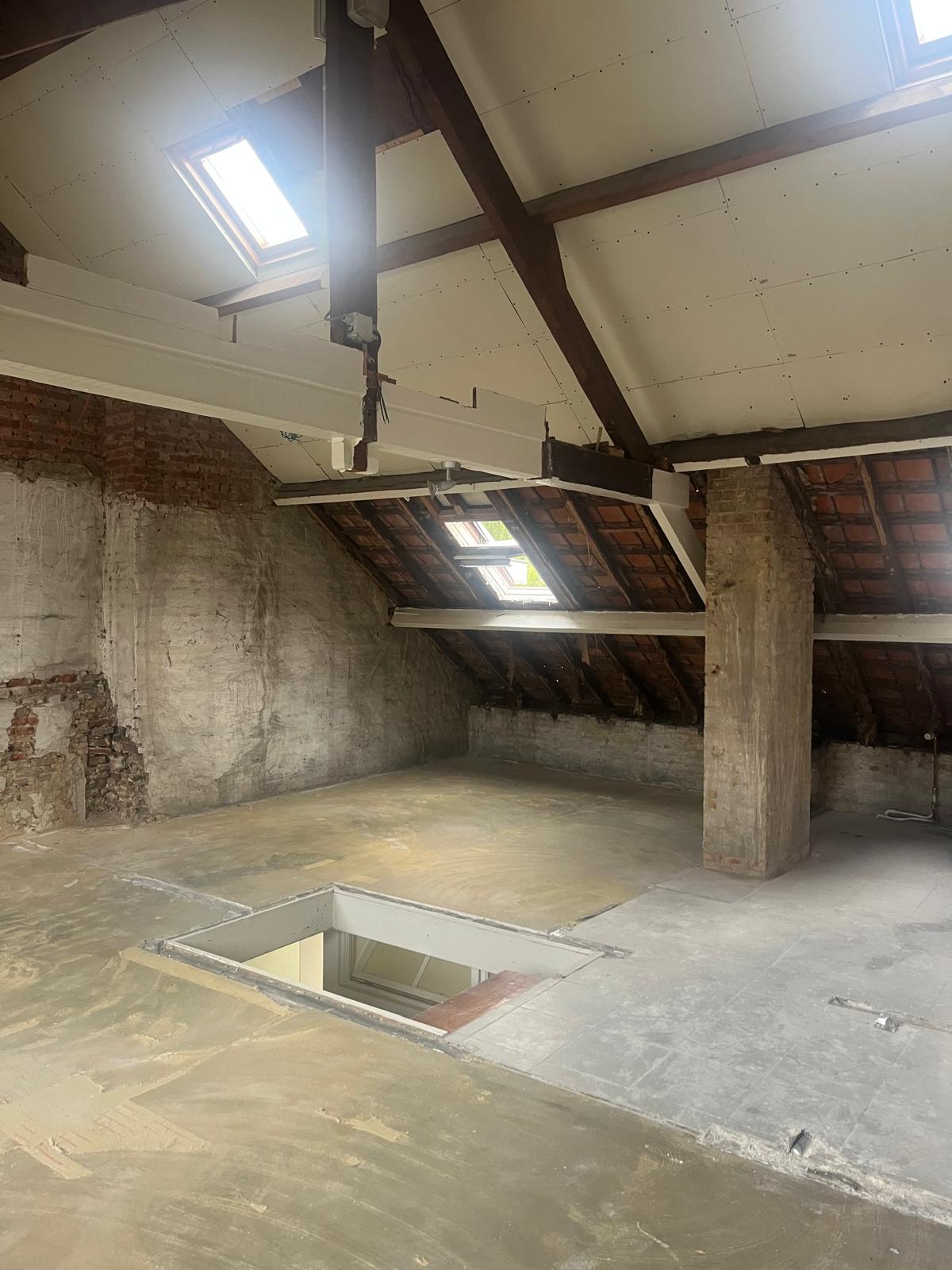 Zolderrenovatie — ruwbouw en dakstructuur