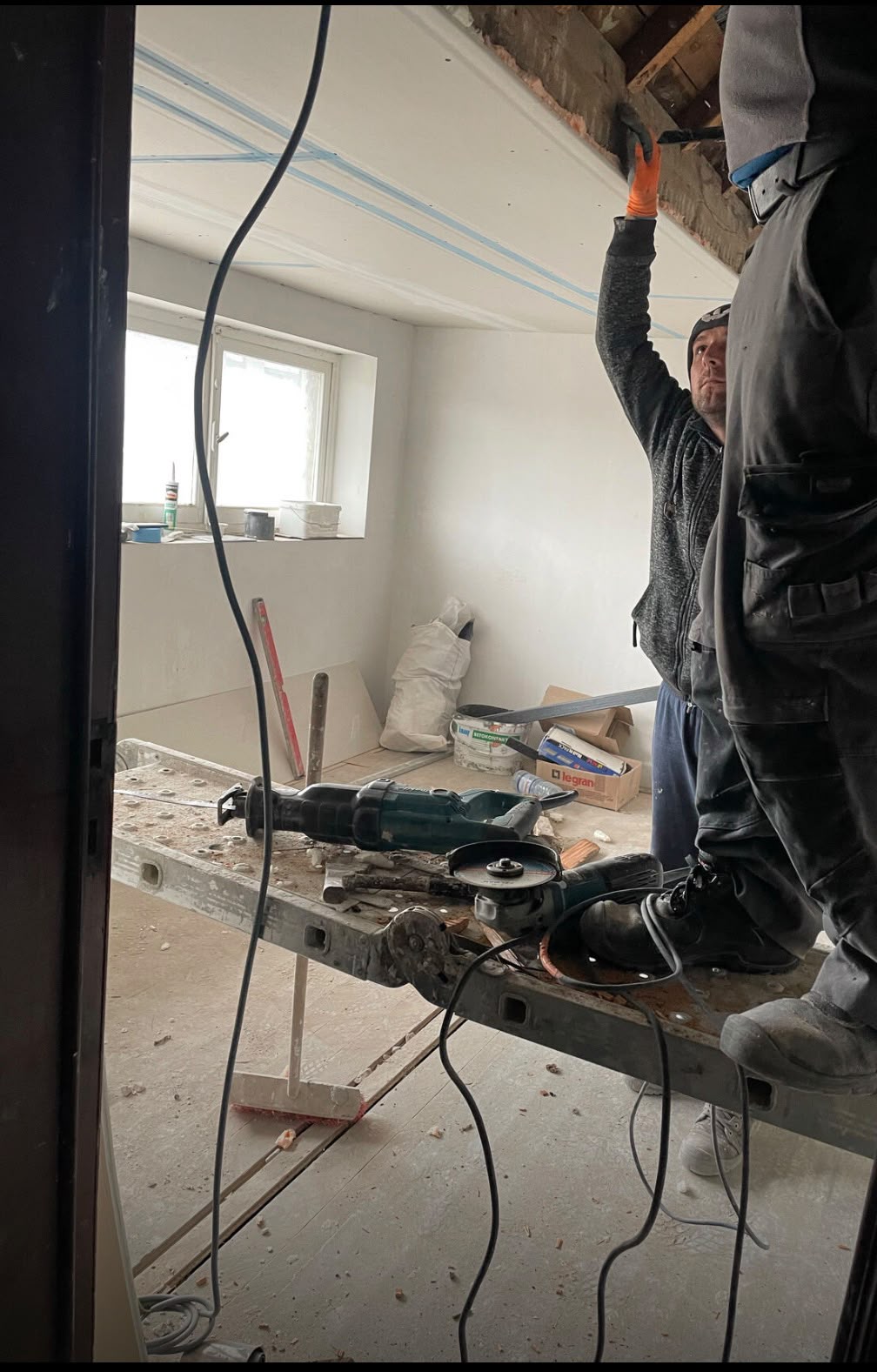 Plaatsen van plafond- en wandstructuur
