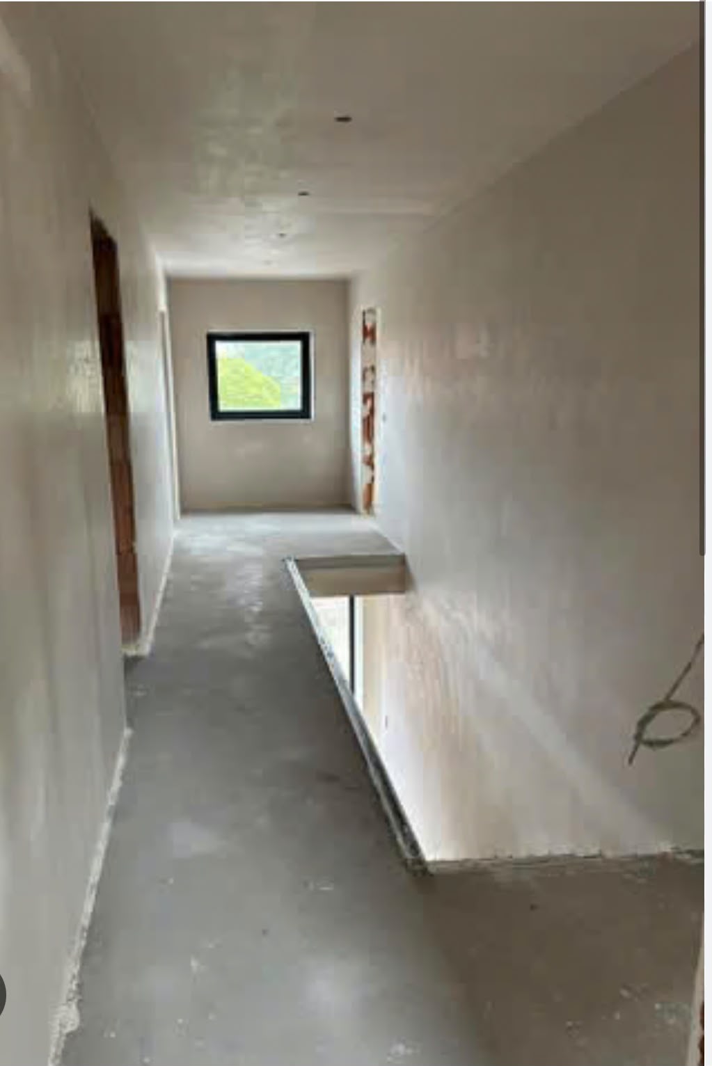 Afgewerkte binnenmuren en plafond